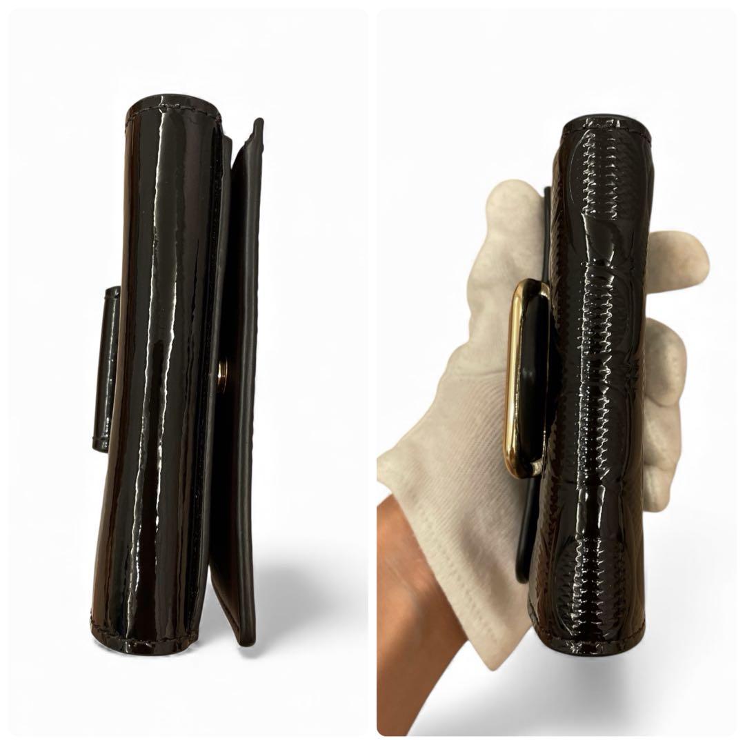 【未使用級】COACH 二つ折り財布 パテントレザー シグネチャー ブラック 黒