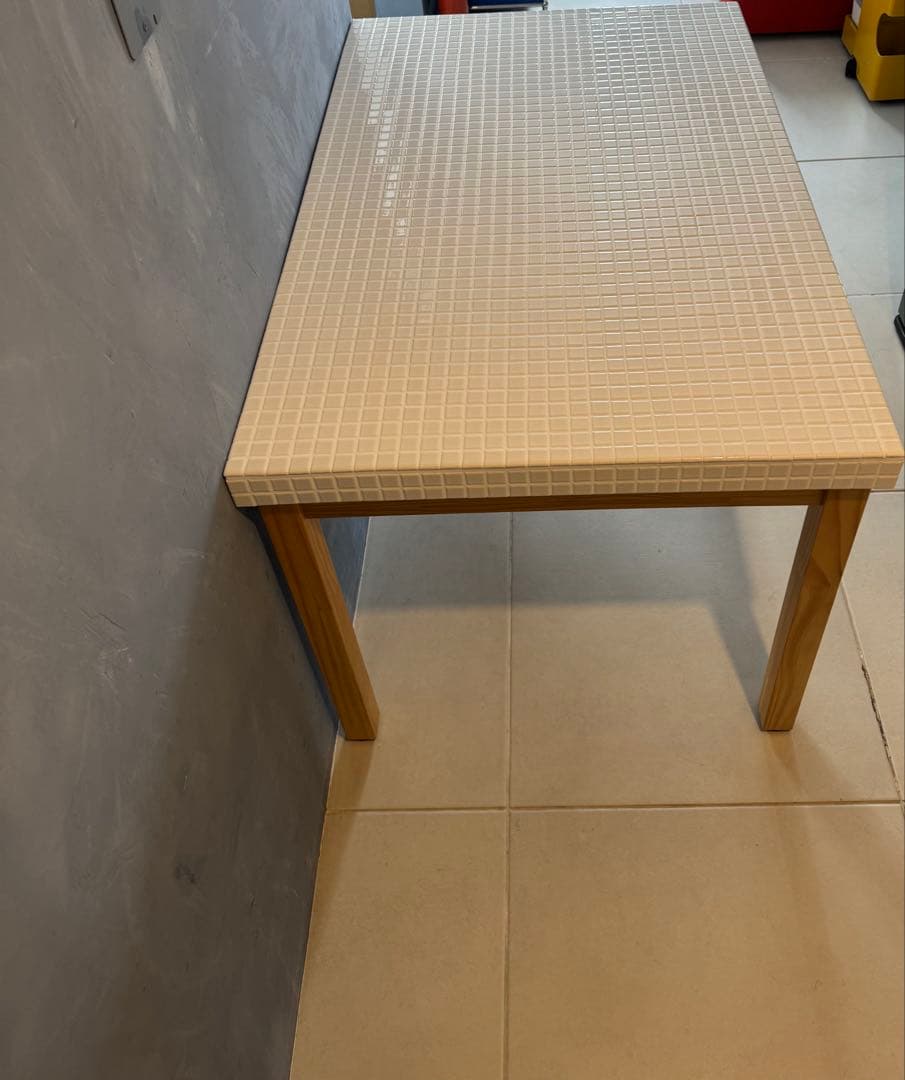 モモナチュラル　タイルダイニングテーブル