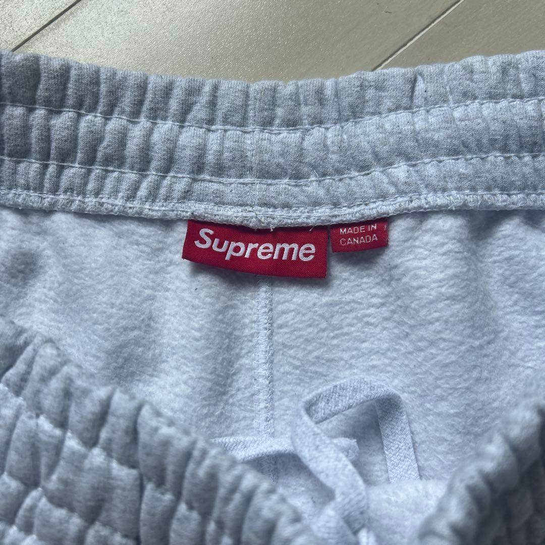 Supreme グレー スウェットパンツ Sロゴ