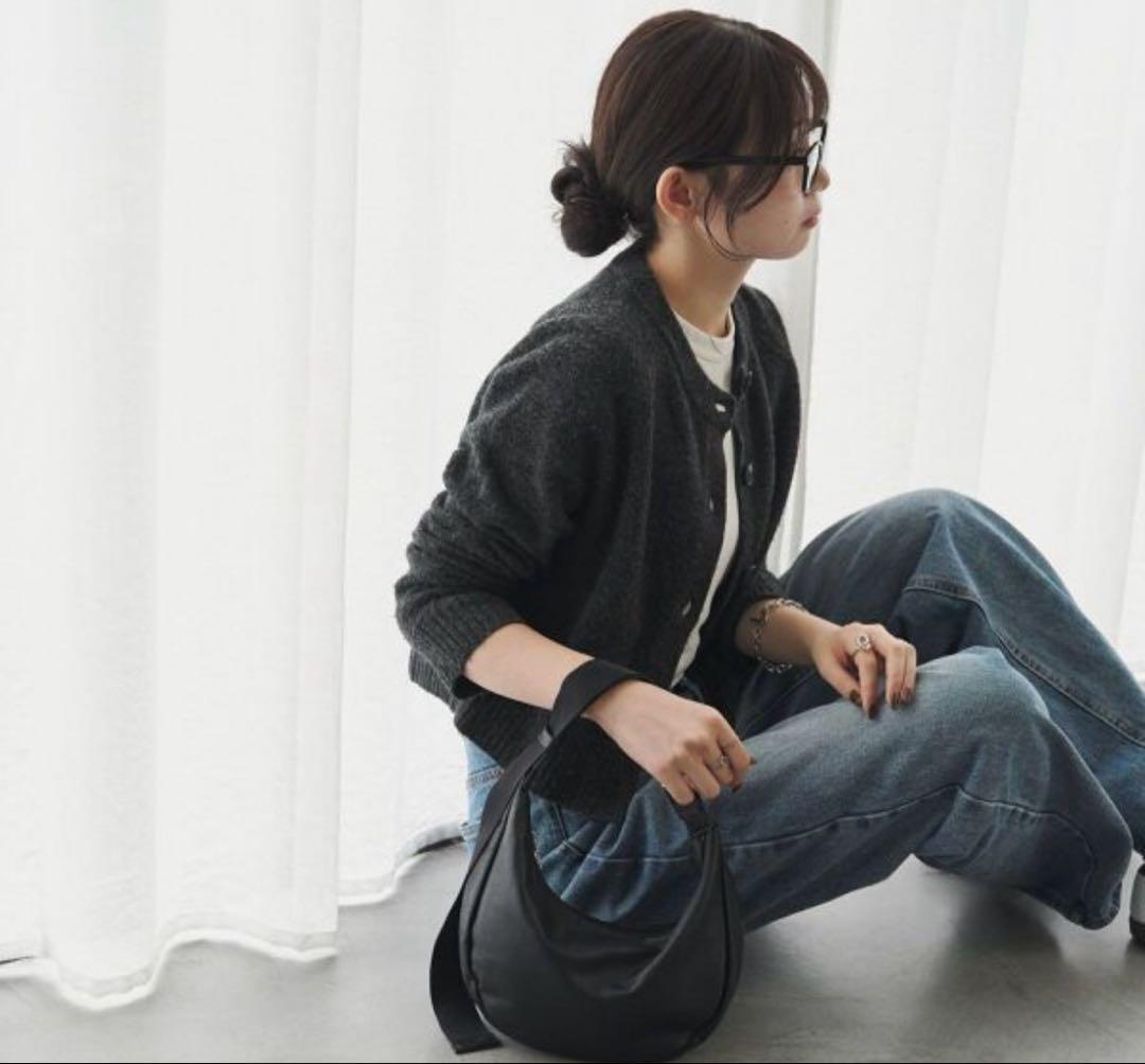 russet ソフトレザーラウンドショルダーバッグ