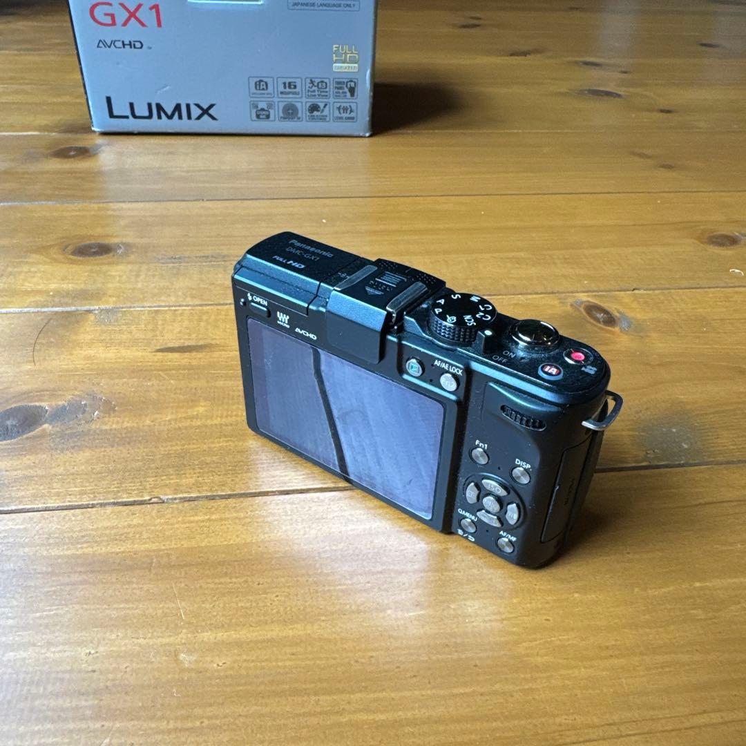Panasonic LUMIX GX1 ミラーレス一眼 本体と充電器