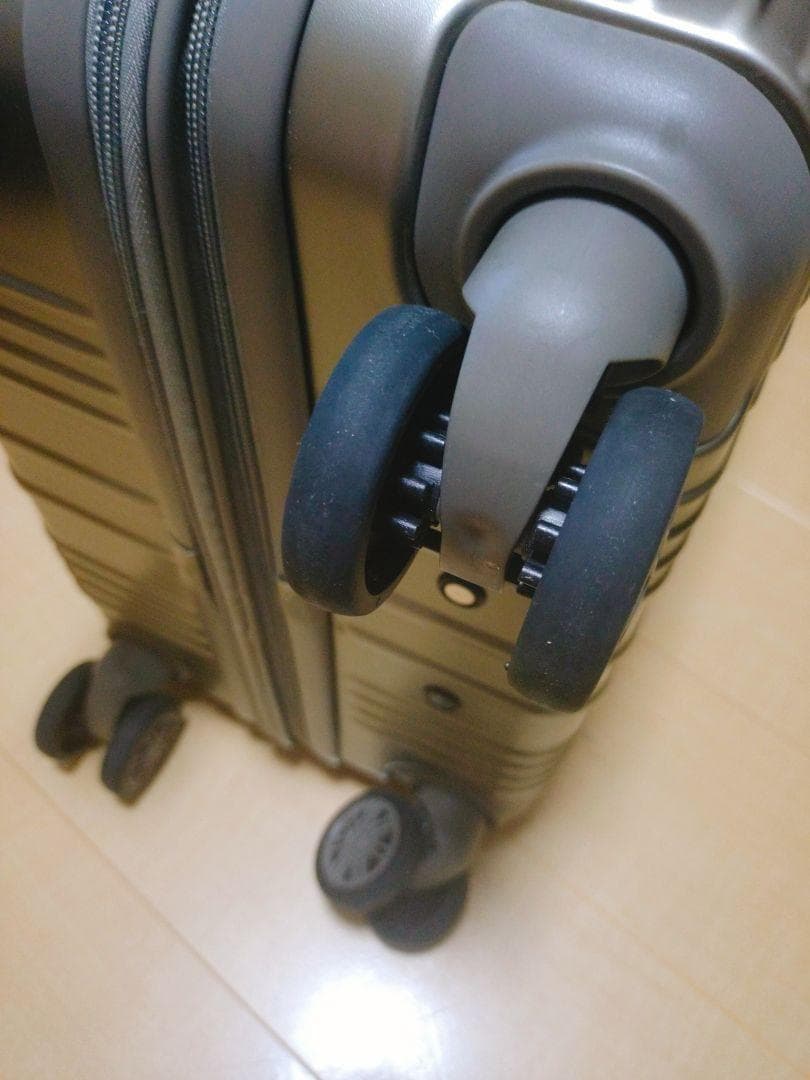 【訳アリ】スーツケース キャリーケース 拡張機能 ストッパー付き 超軽量 M