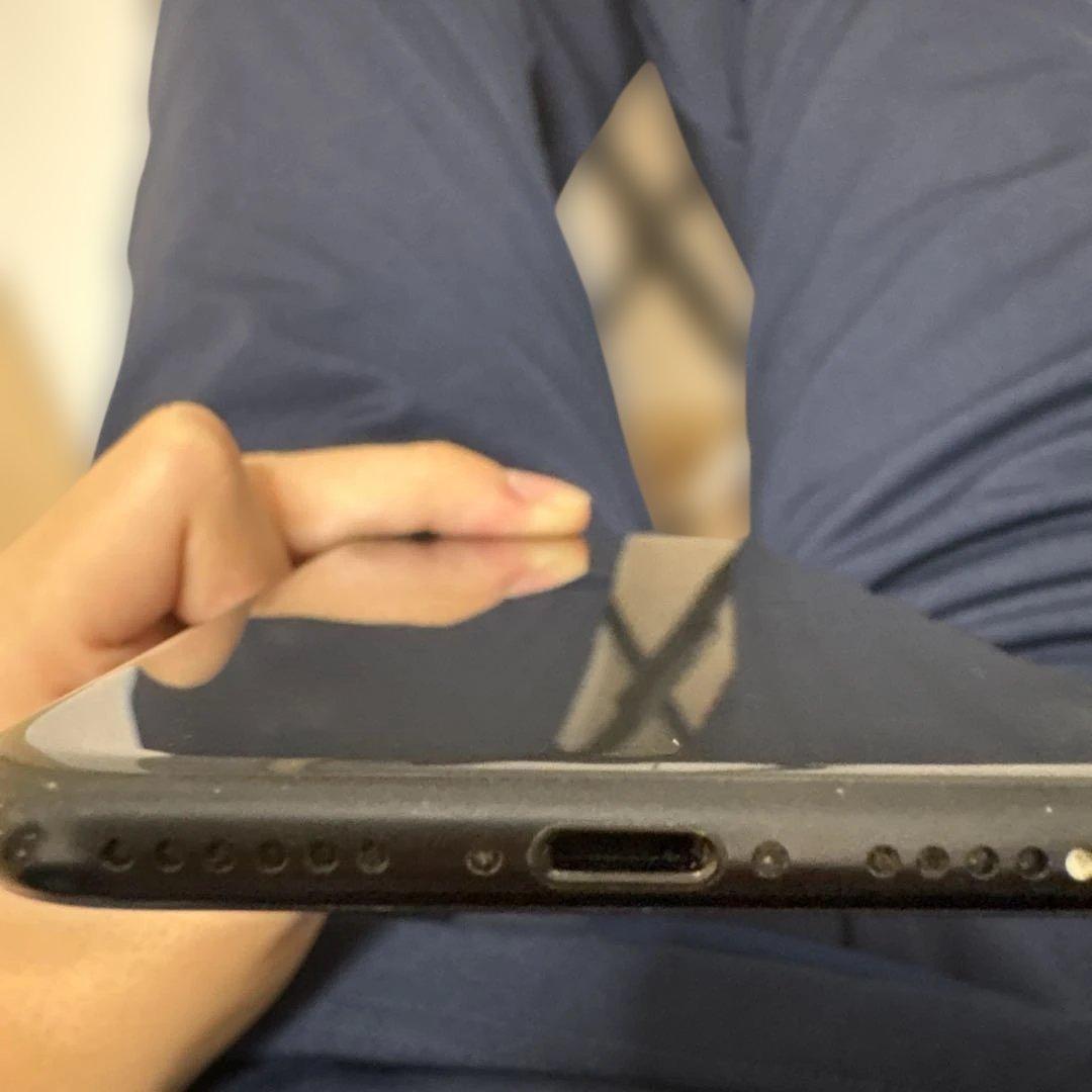 Apple iPhone SE スペースグレー