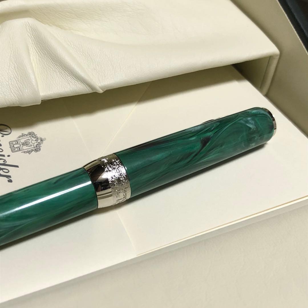 新品未使用 廃番品 ピナイダー ボールペン ジェムストーン マカライトグリーン