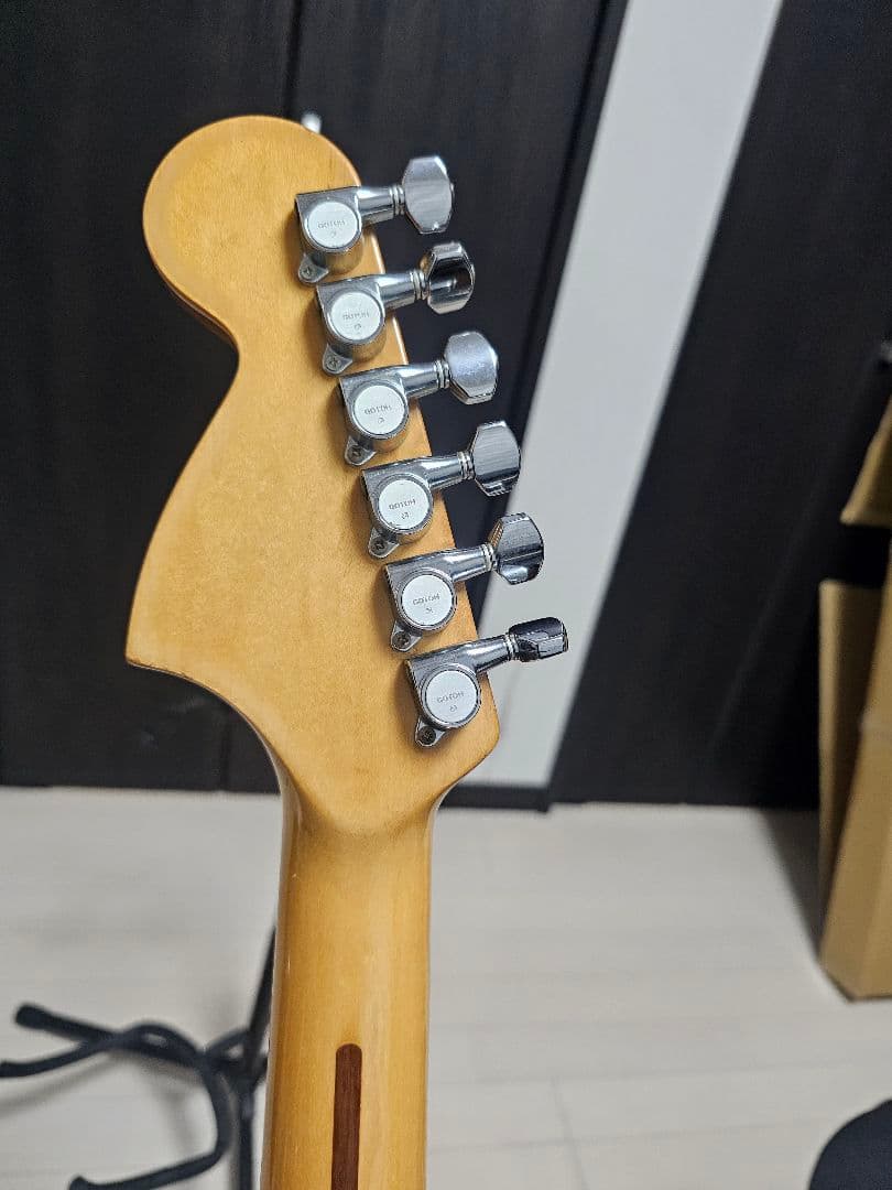 ストラトタイプ　ハードレリック仕様　コンポーネントギター