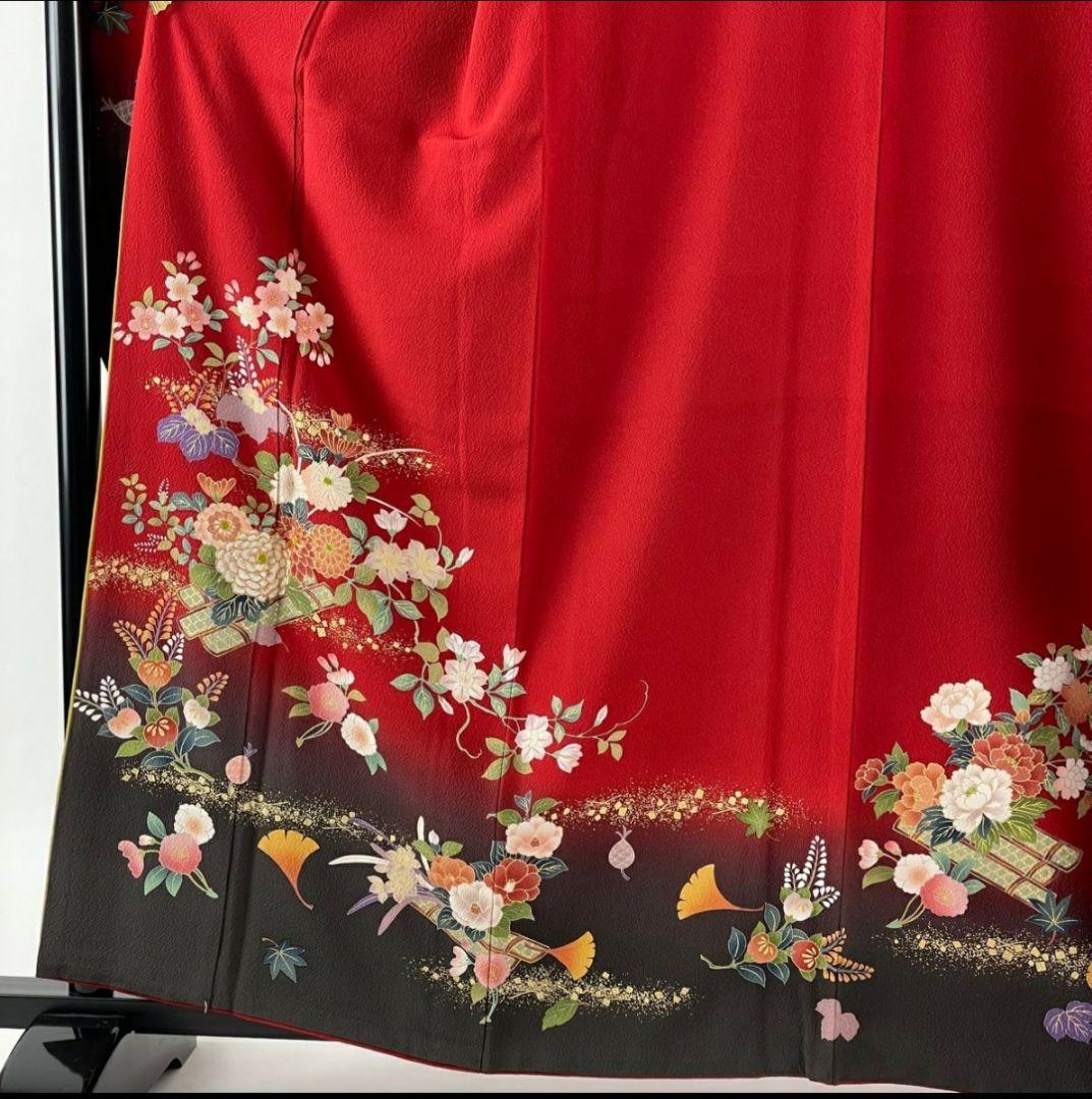 【美品】【振袖フルセット】花筏 箔散らし 金糸 刺繍 赤 正絹