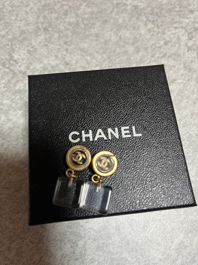 シャネル　クリア　キューブ　ピアス　CHANEL ココシャネル