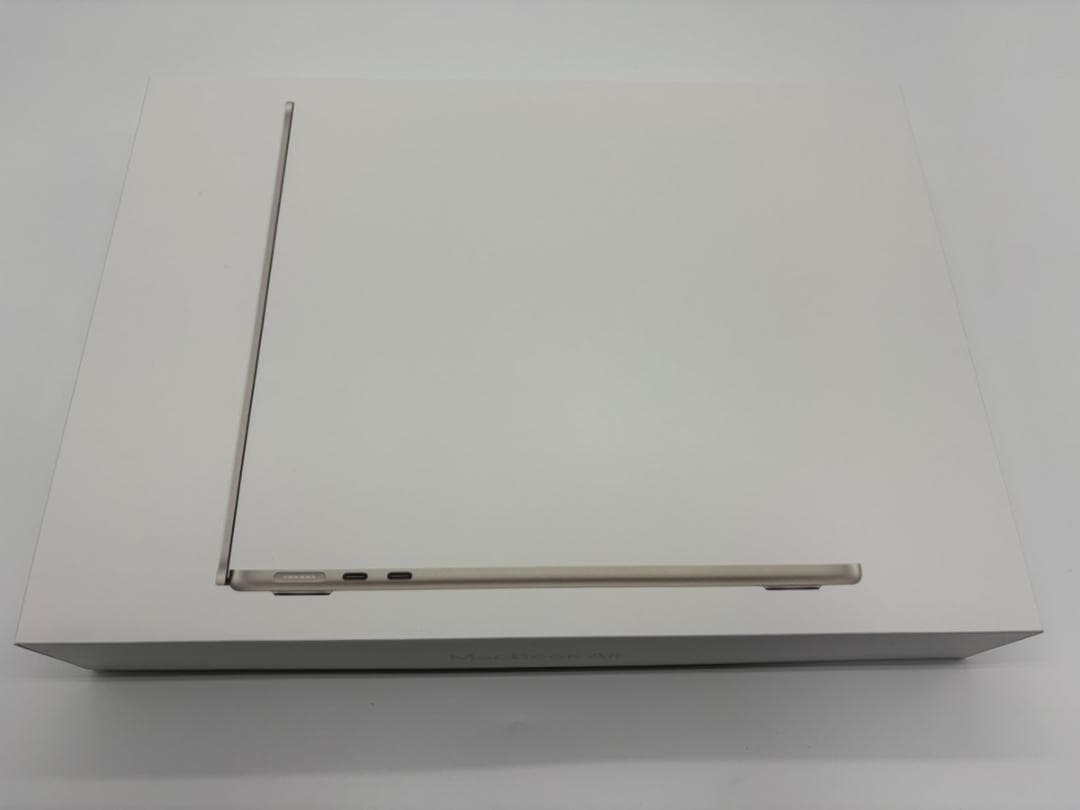 【美品】MacBook Air M2 8GB / 256GB スターライト