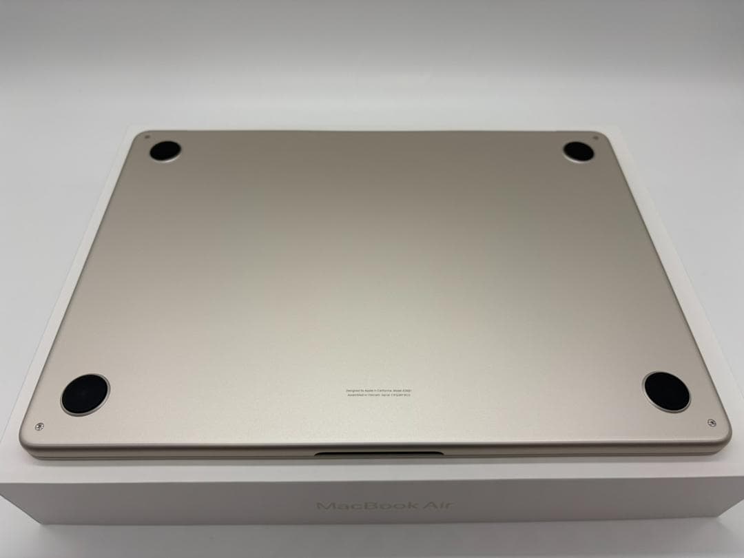 【美品】MacBook Air M2 8GB / 256GB スターライト