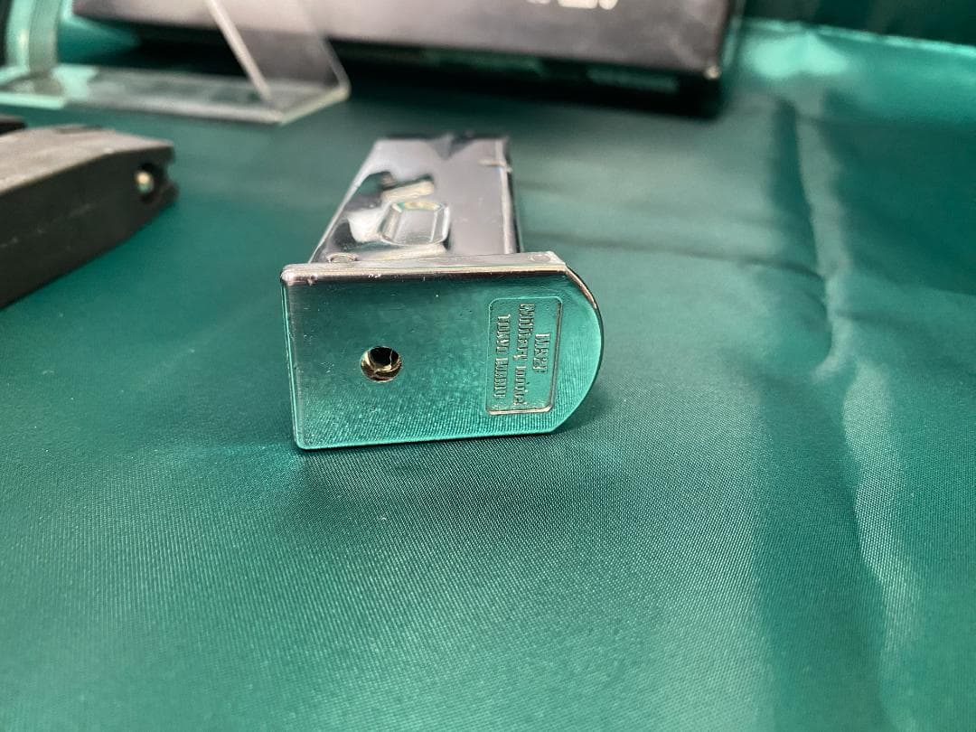 東京マルイ　M92F バイオ サムライエッジ　予備マグ付　ガスブロ　クローム