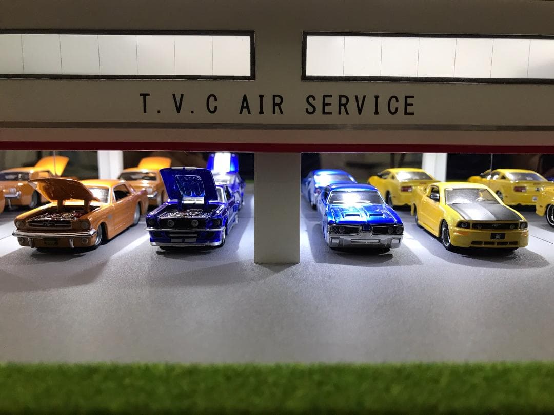 ミニカージオラマ：1/64 世田谷ベースタイプガレージ／年末SALE！