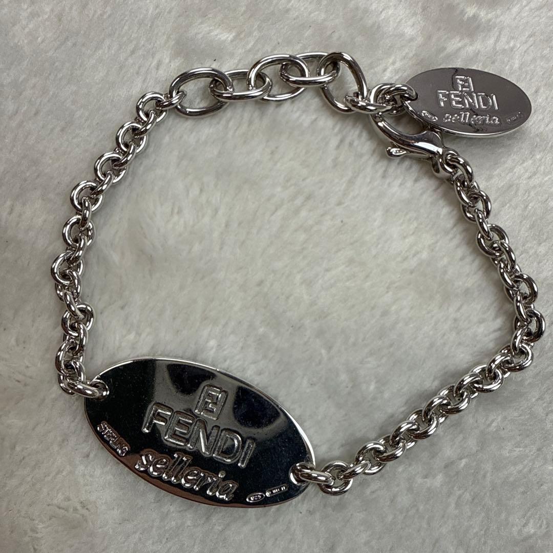 フェンディ ブレスレット セレリア ロゴ プレート シルバー　美品