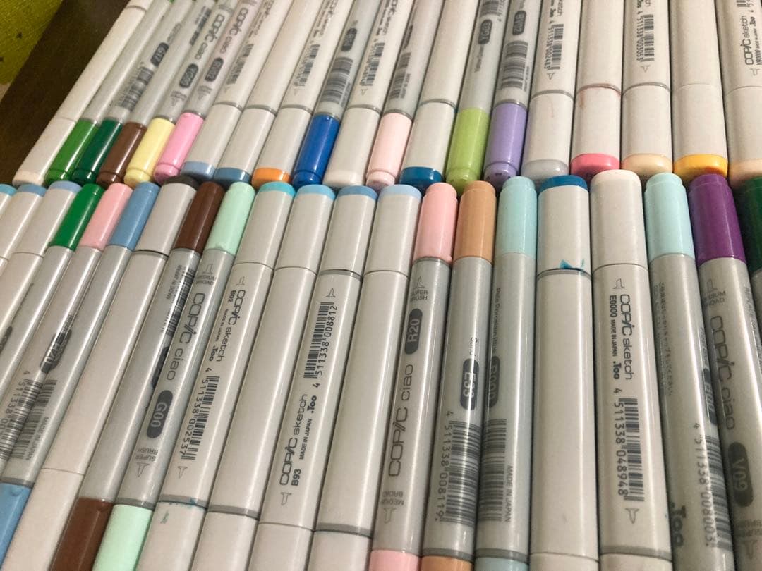 Copic Sketch、Copic Ciao、バリオリスインクの合計147本