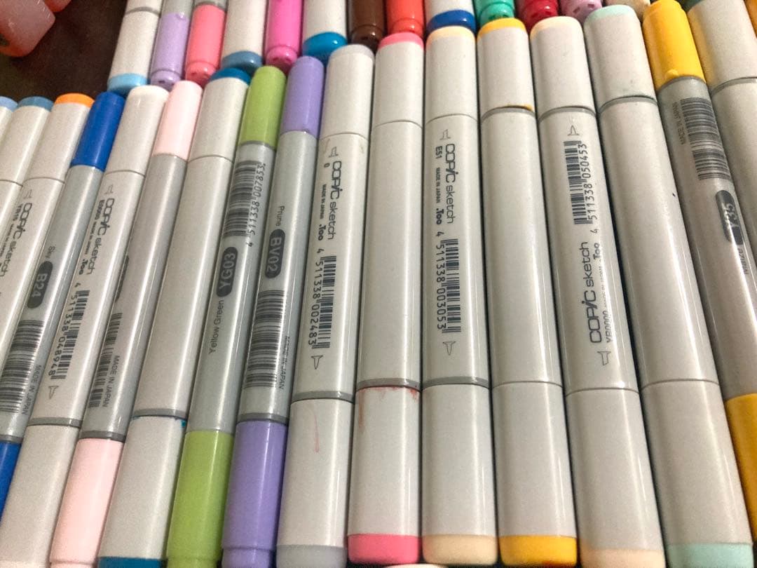 Copic Sketch、Copic Ciao、バリオリスインクの合計147本