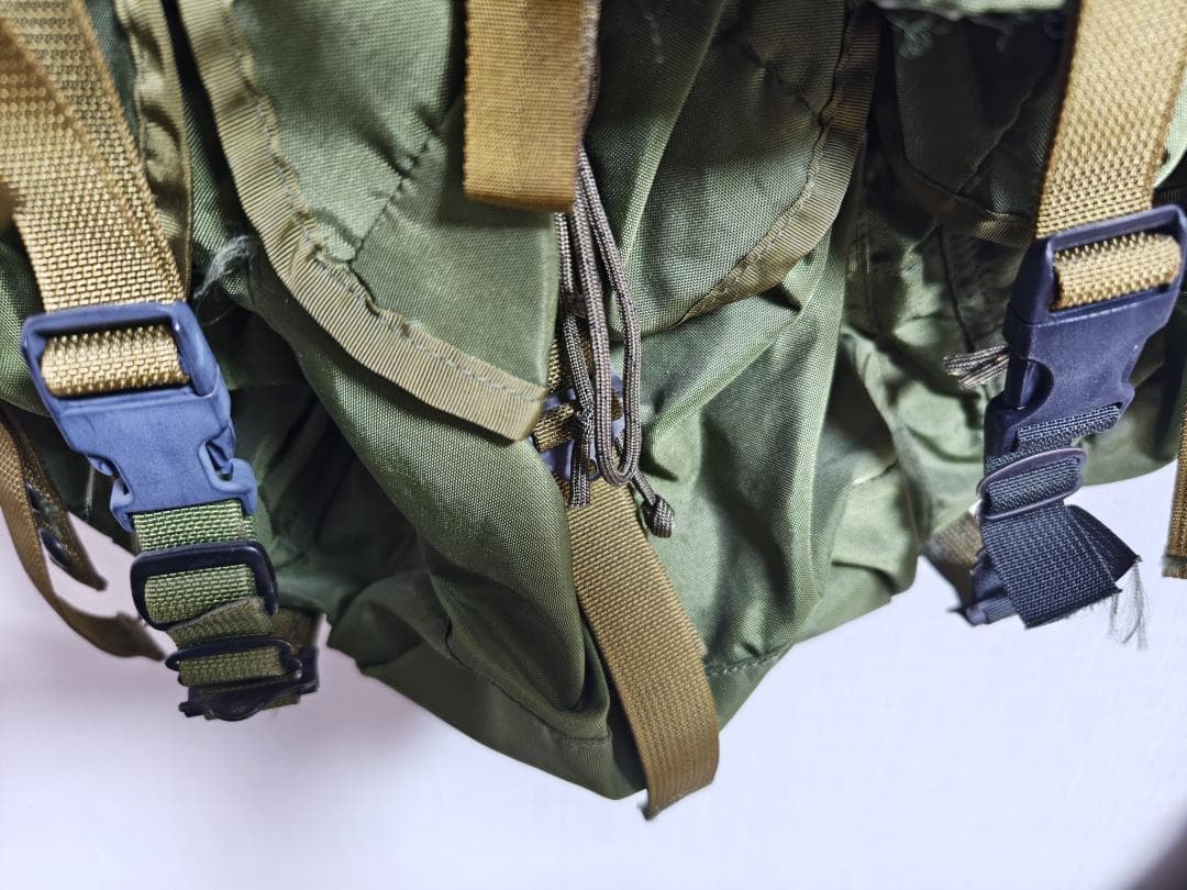 米軍実物　アリスパック ラージサイズ バックル仕様に改造済