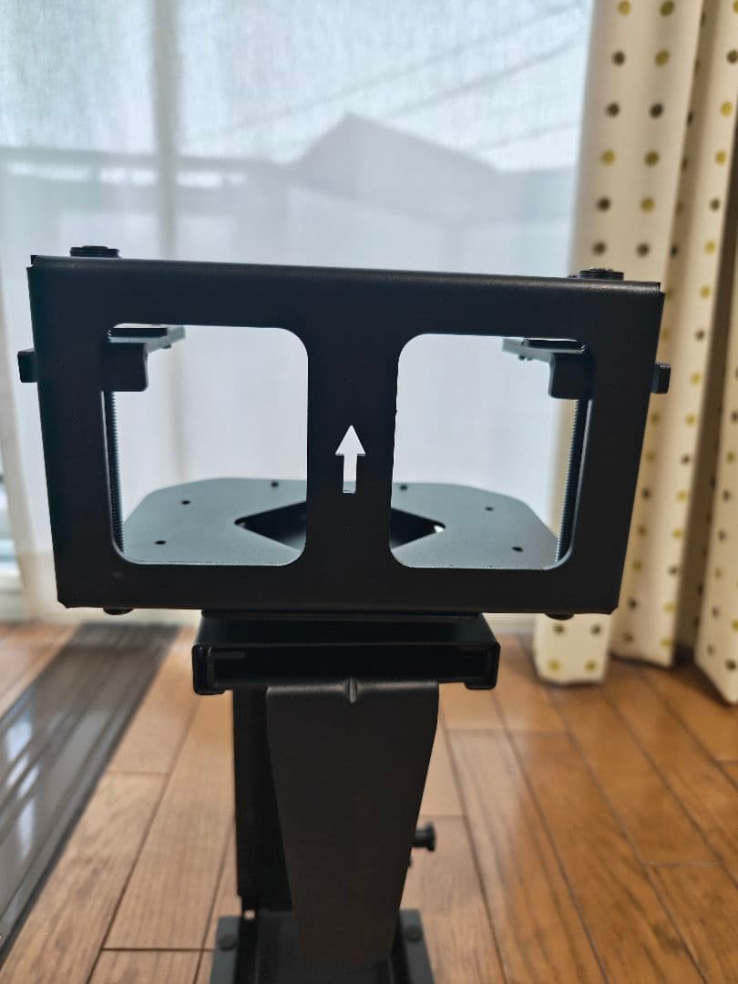 デスクトップPC吊り下げブラケット
