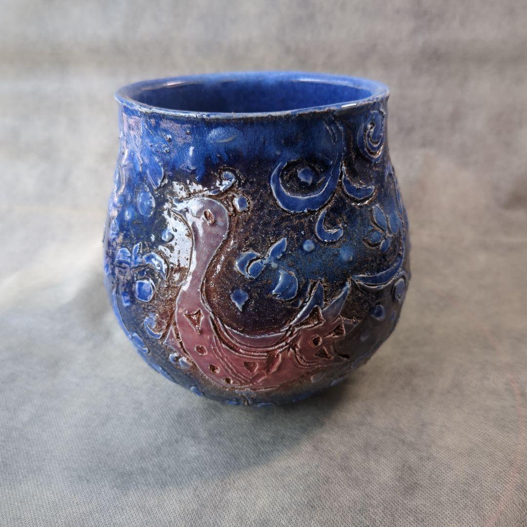 陶器　鳳凰浮き彫り壺