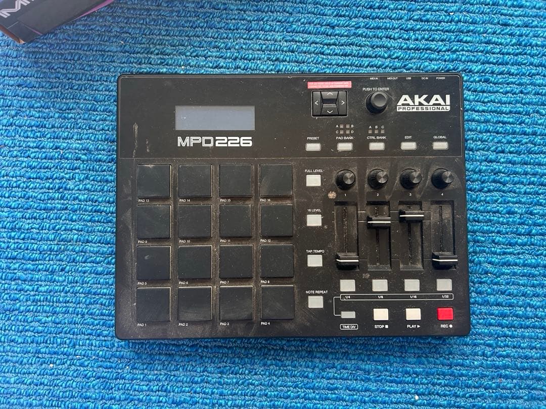 AKAI MPD226 MIDIコントローラー mpc