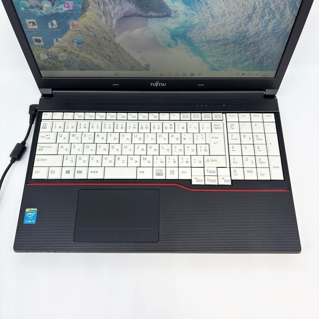 富士通 ノートパソコン Corei5 SSD オフィス付き Win11 D12