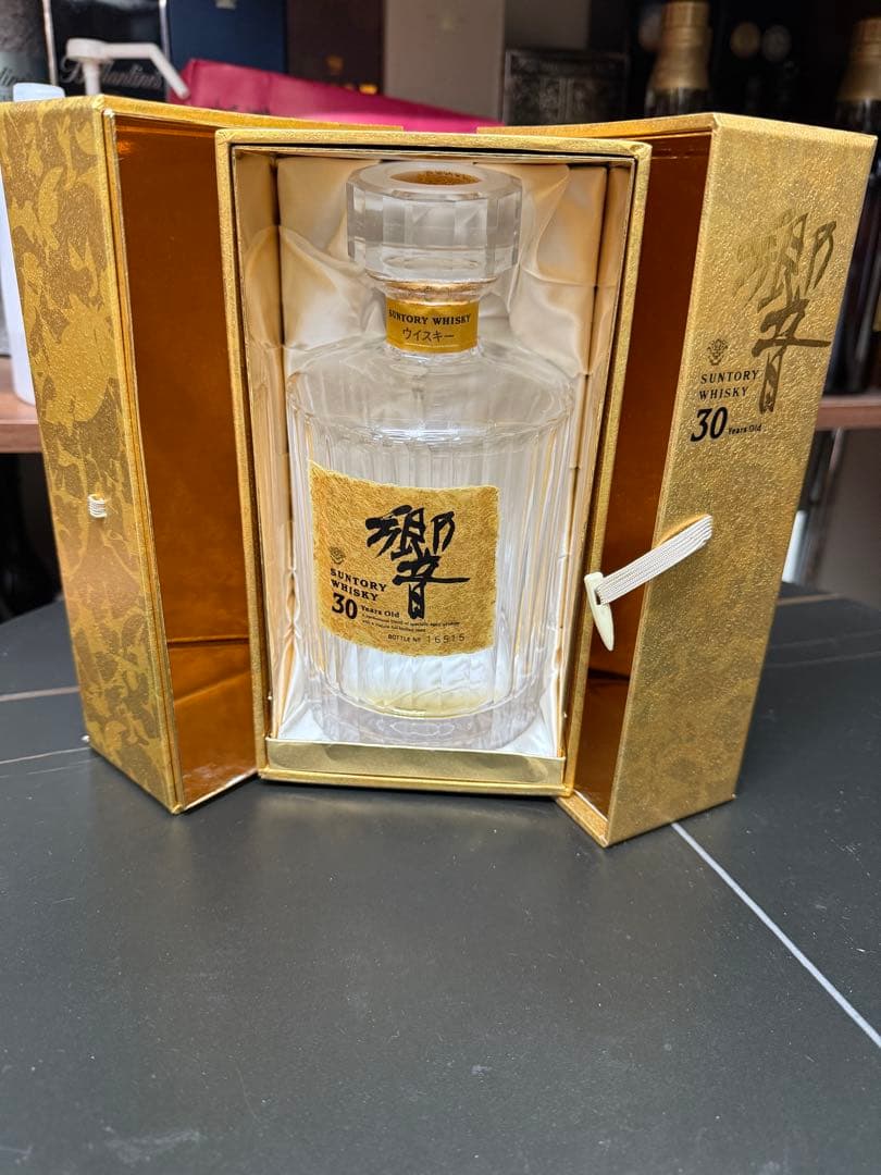 SUNTORY 30年ウイスキー ゴールドボックス　空き瓶