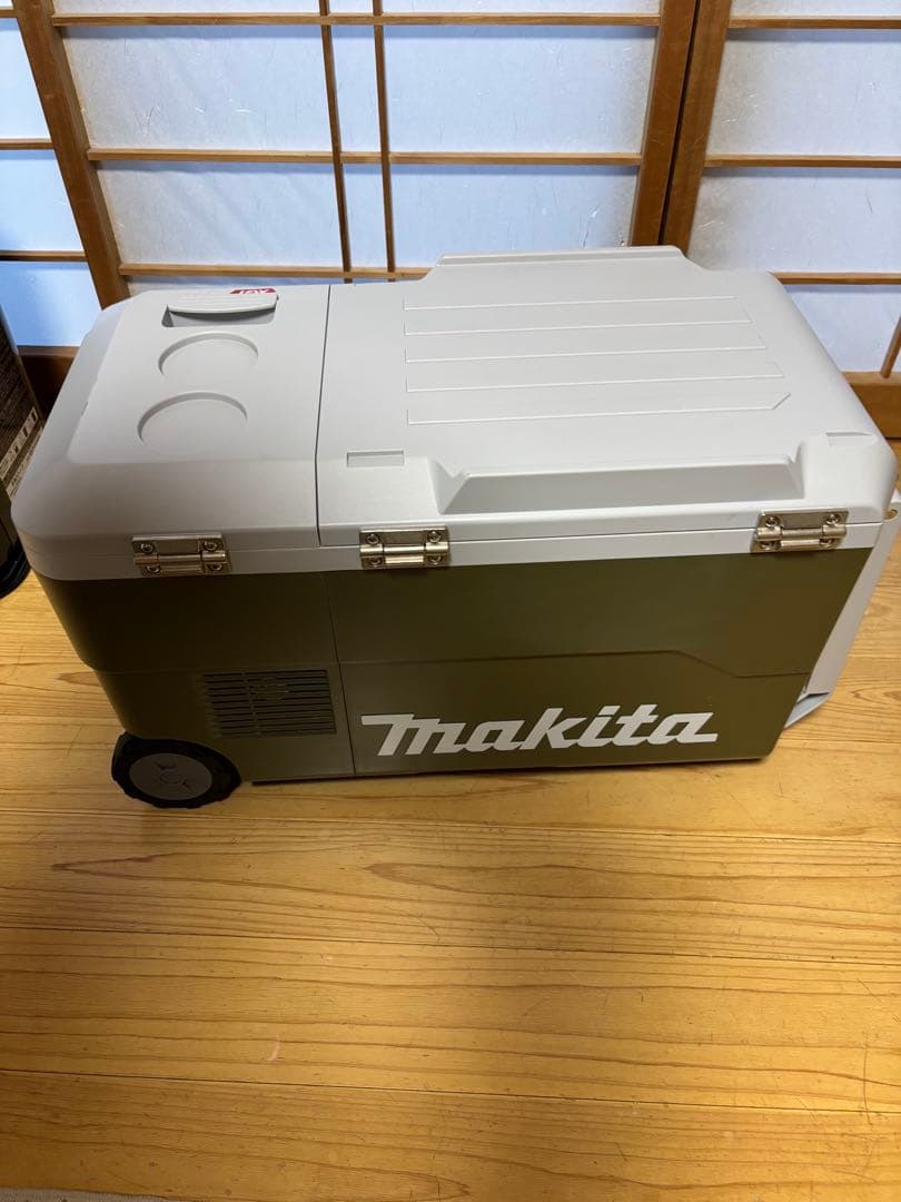 早い者勝ち Makita 冷温庫 キャスター付き CW001GZO