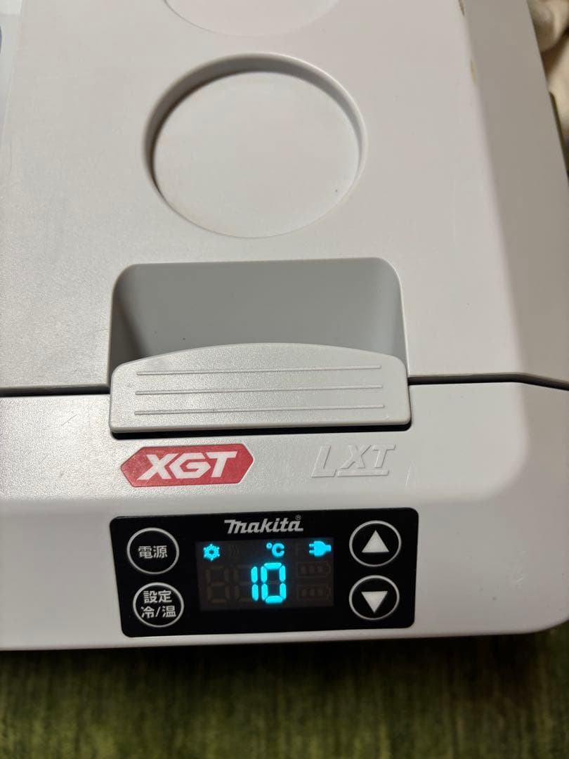 早い者勝ち Makita 冷温庫 キャスター付き CW001GZO