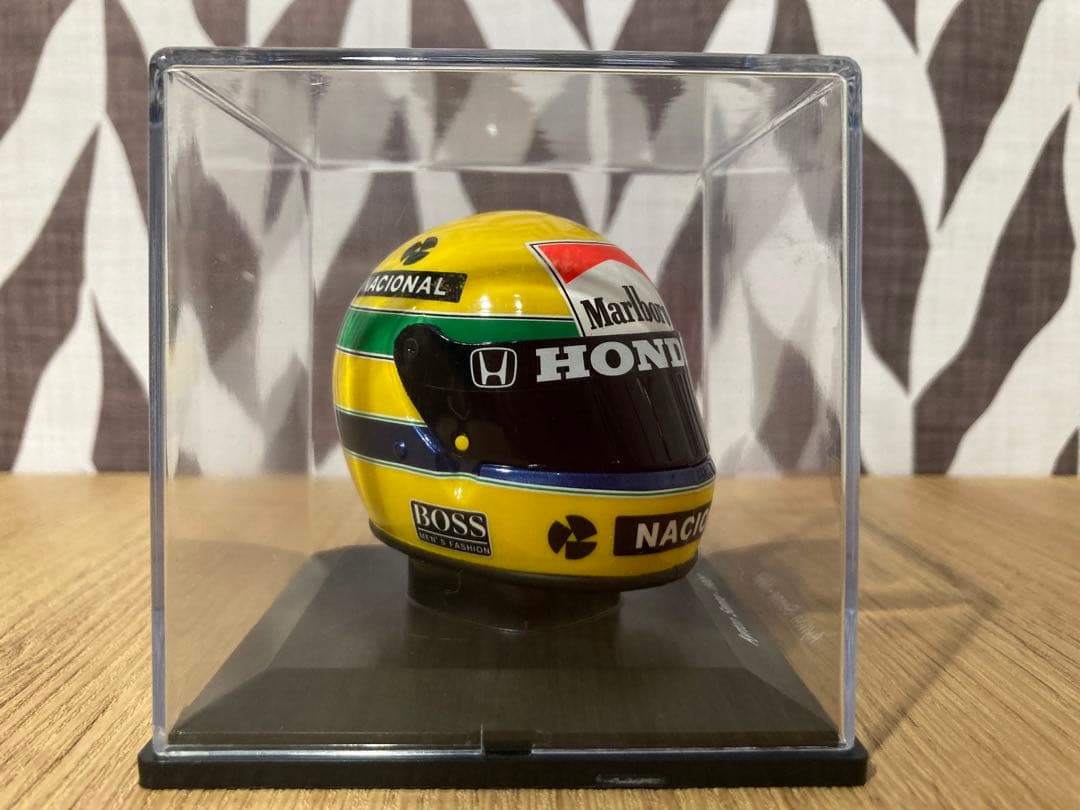 超激レア　マルボロ仕様　アシェット　1/5 セナ　ヘルメットコレクション