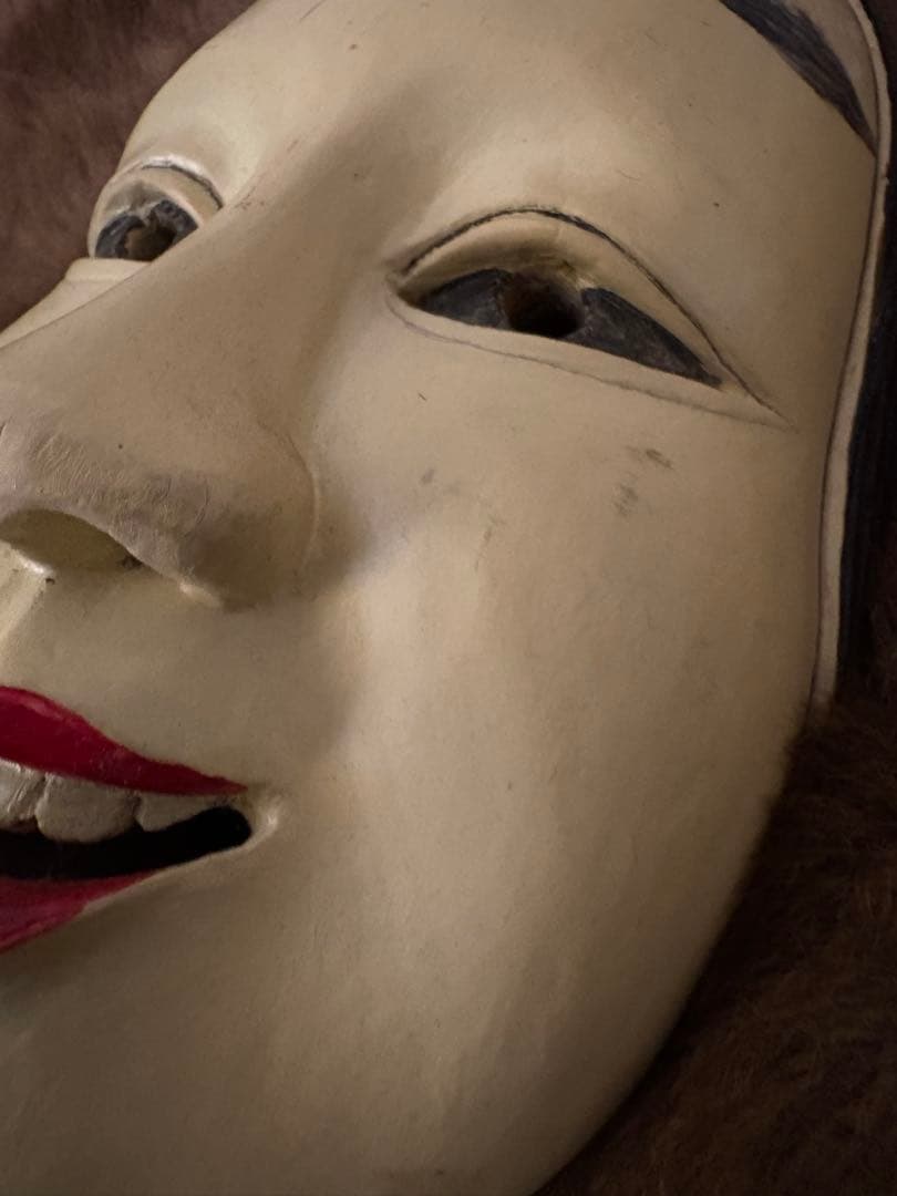 伝統的な能面 笑顔　Japan 骨董　木製