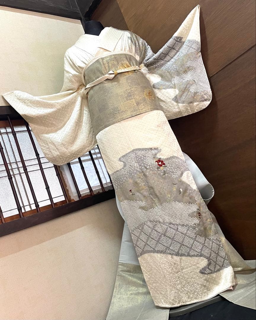 訪問着フルセット5点サイズM〜Ｌ　総絞り金駒刺繍　刺繍雪輪草花文金銀彩引箔正絹