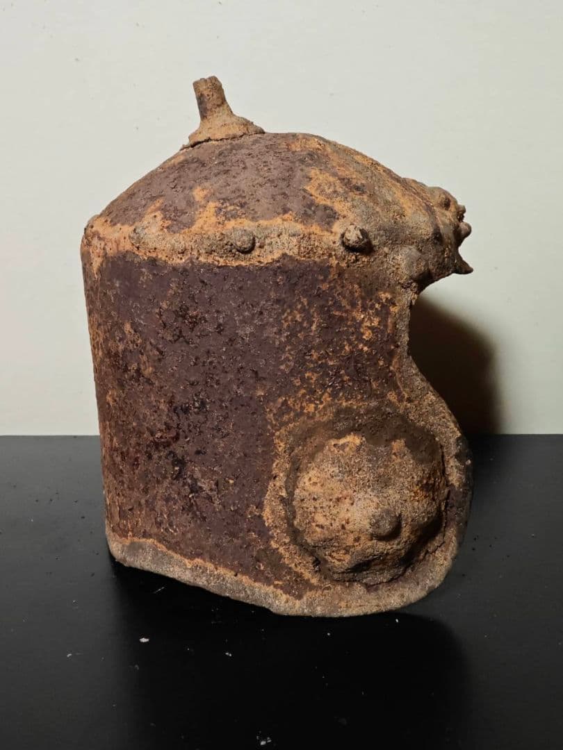 古代鉄製兜　古代中国　西晋時代〜元時代　考古発掘品　古代武具　貴重　博物館クラス