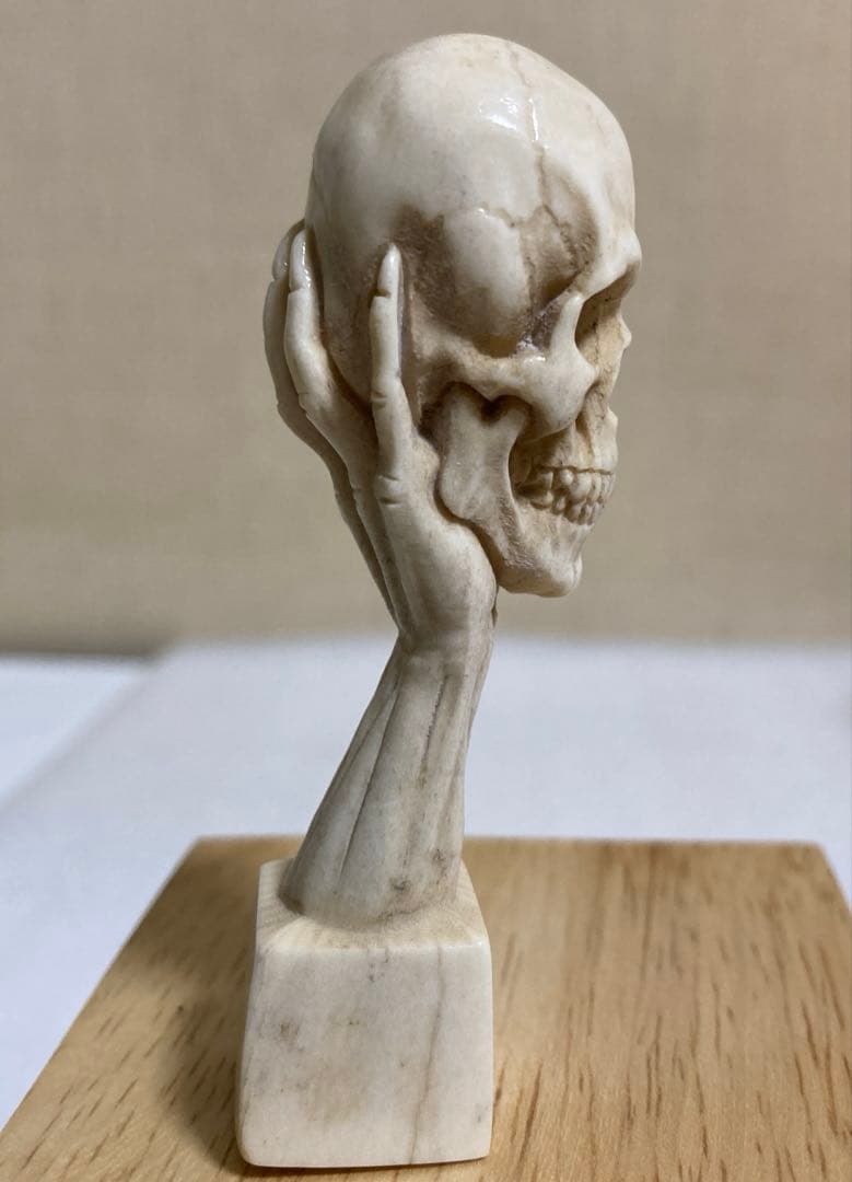 天然素材　アンティーク　髑髏彫刻　根付　置物