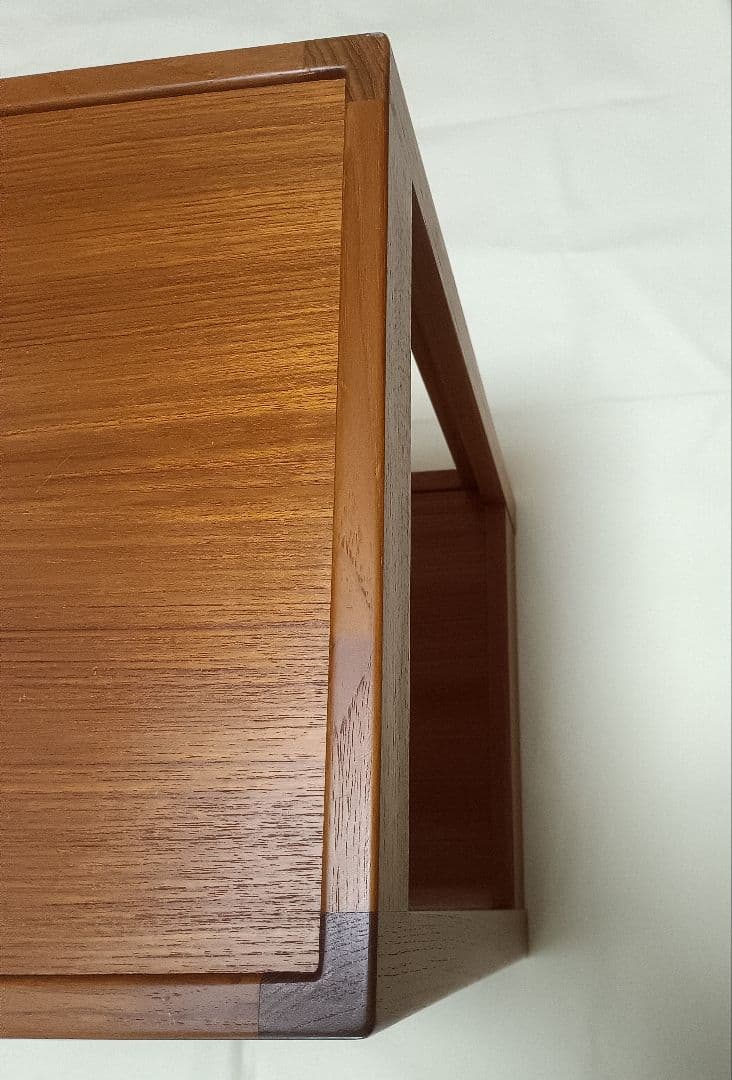 デンマーク　Artex社製チーク材　置台・サイドテーブル　北欧家具