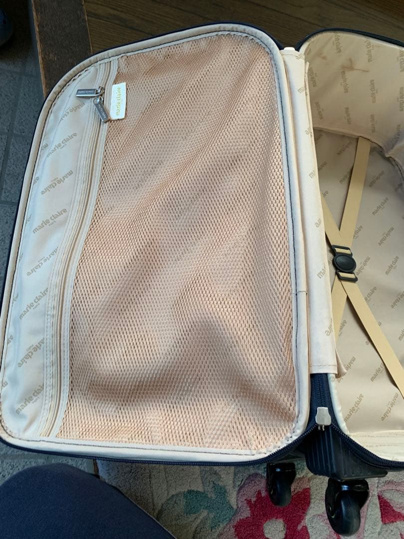【希少品】marie claire ネイビー 中型スーツケース