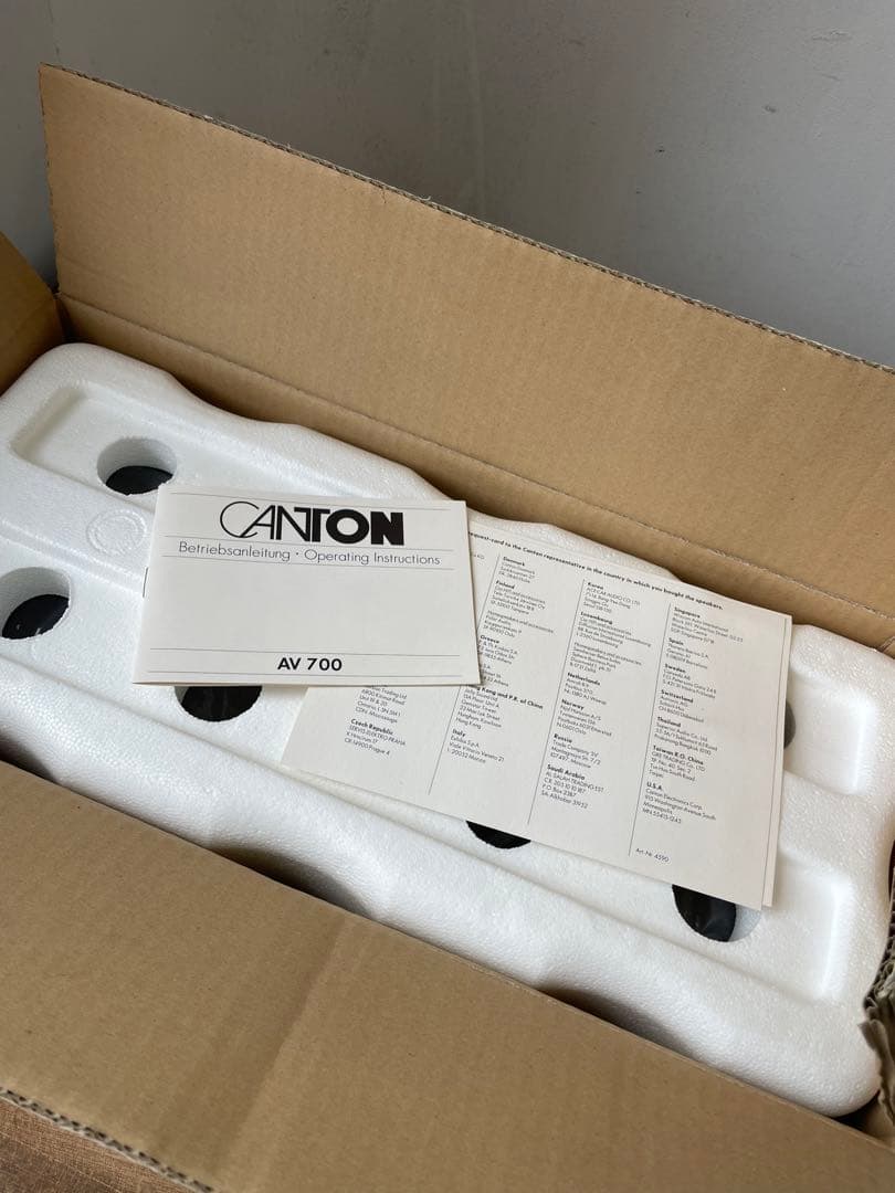 新品　独CANTON AV700　センタースピーカー