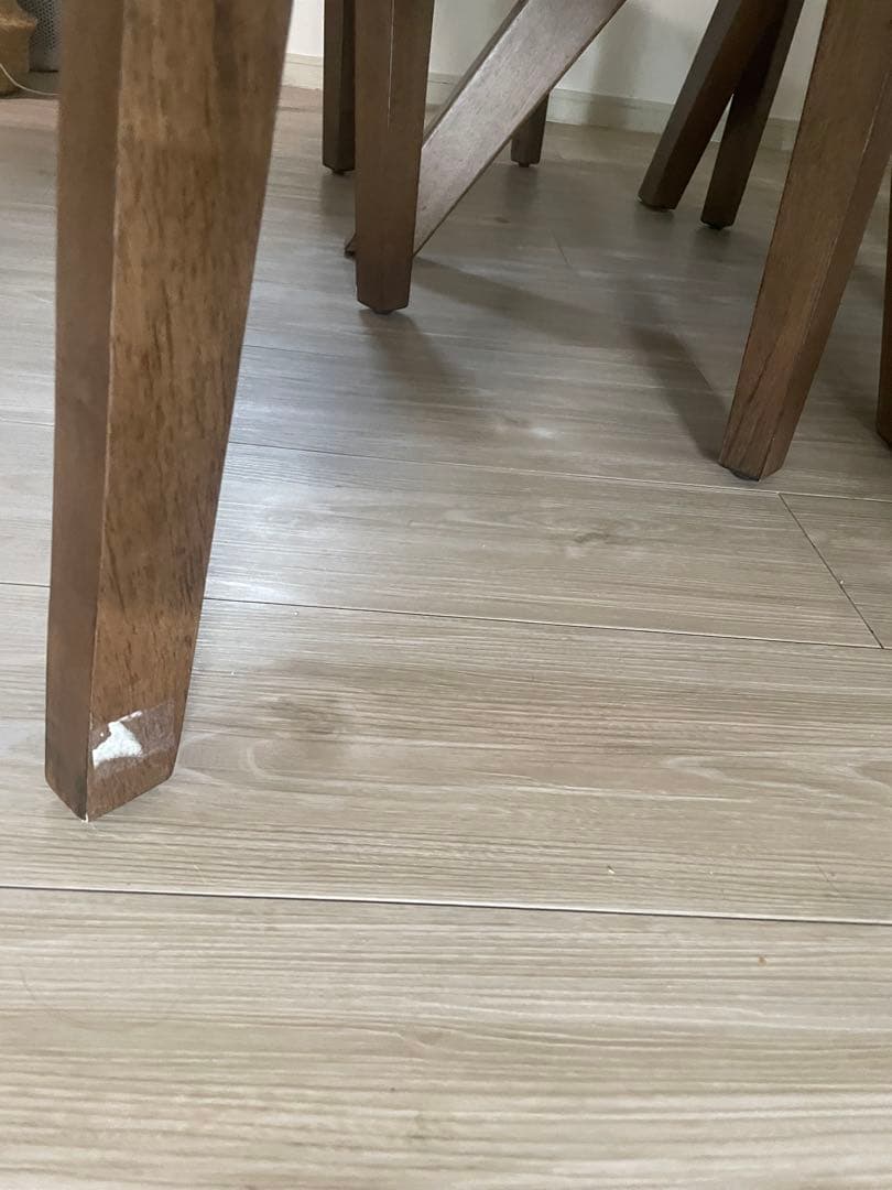 円形木製ダイニングテーブルと椅子4脚セット