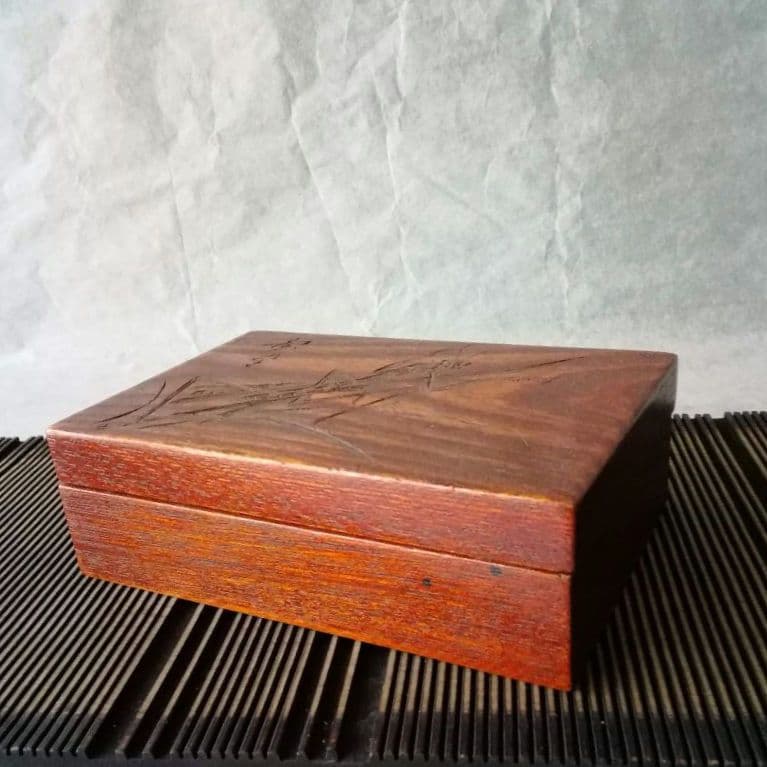 逸品　日本の伝統工芸として見事に開花した「讃岐漆芸」讃岐彫り　石井磬堂の蟷螂刻