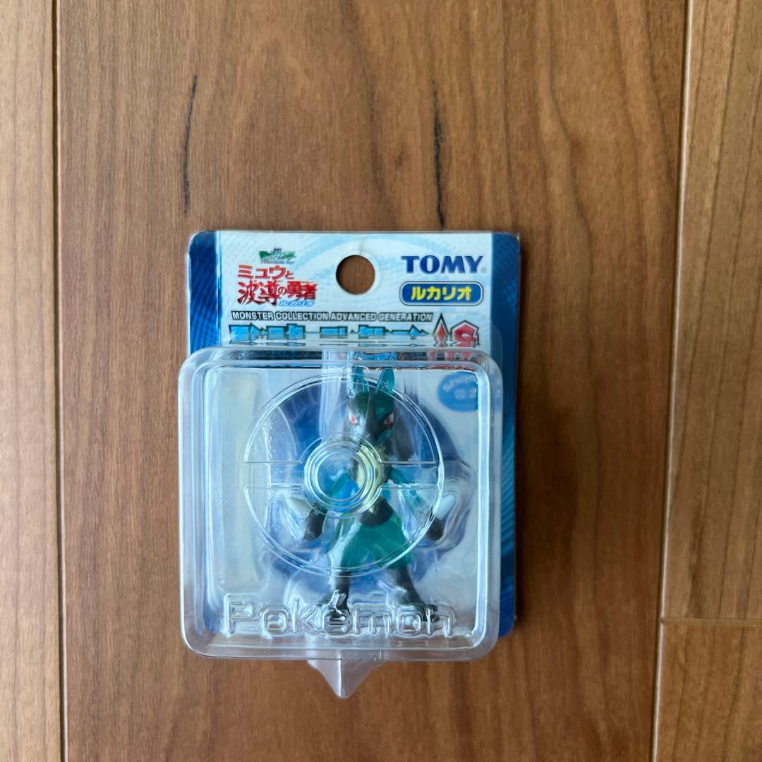 ポケモン　 TOMY モンコレ　AGミュウと波動の勇者ルカリオ