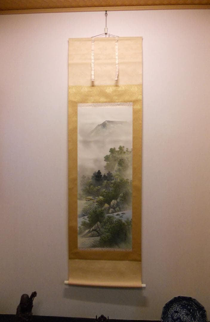 掛け軸 村井湧泉 淡彩山水 絹本 希少軸装 茶道具 掛軸 美品です。