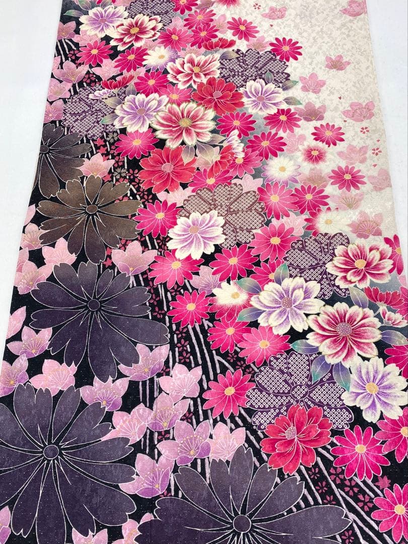 振袖 豪華 銀通し 刺繍 金彩 紋意匠 身丈162cm 撥水加工済