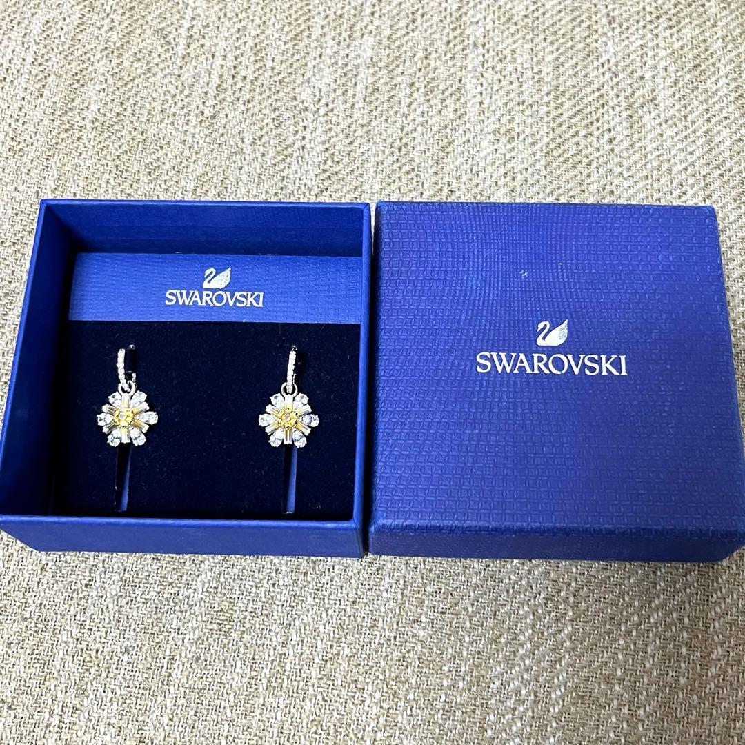 スワロフスキー　ピアス　Idyllia フラワー　イエロー　正規品　新品　箱付
