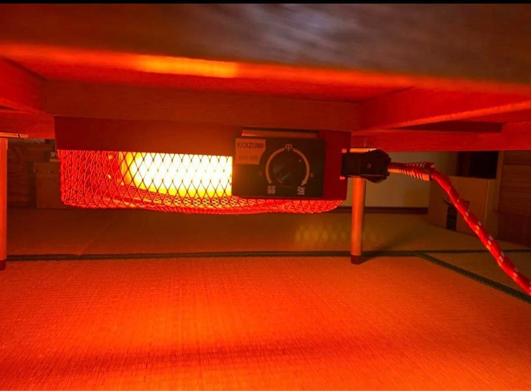 昭和レトロ　卓付き　こたつ　やぐらこたつ 電気こたつ　冬　赤外