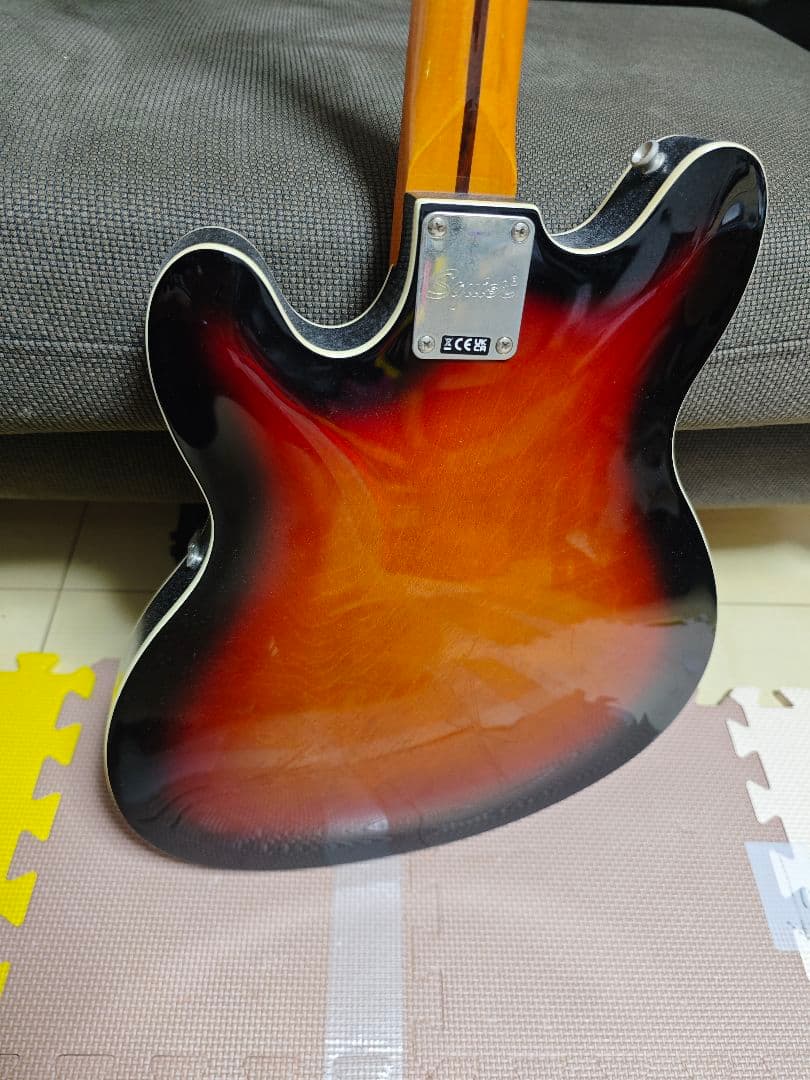 Squier Classic Vibe Starcaster サンバースト