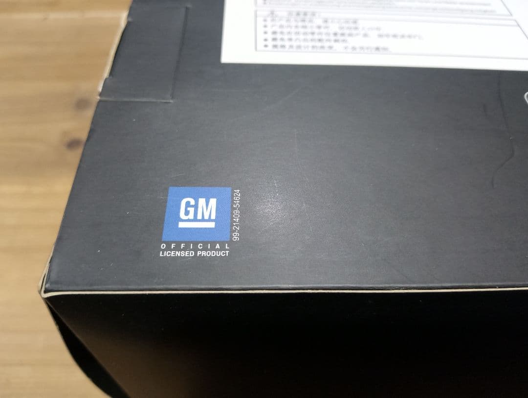 1/18 キャデラック　CTS　セダン　ディーラー品　ミニカー　レッド