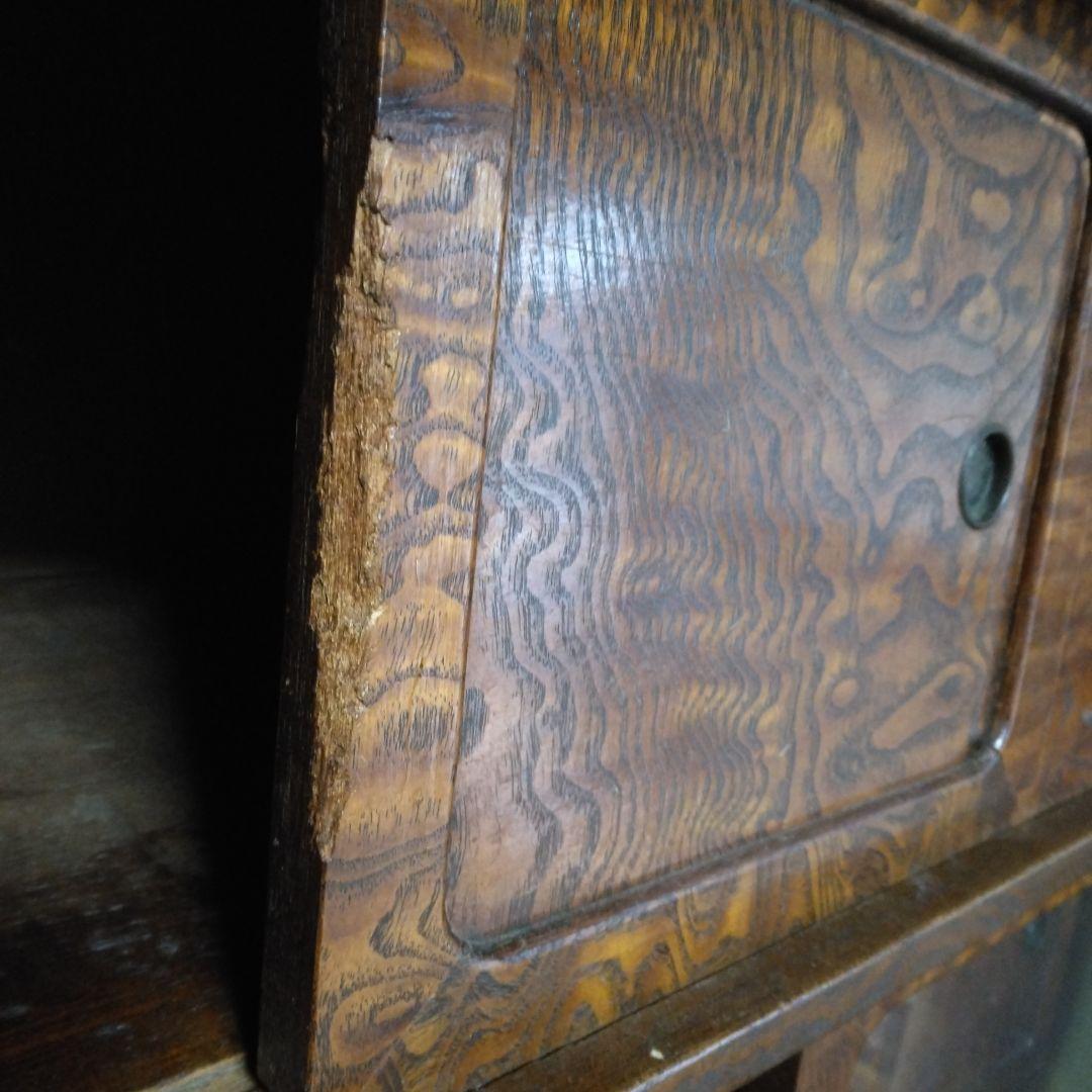 木製ガラス扉付き茶タンス