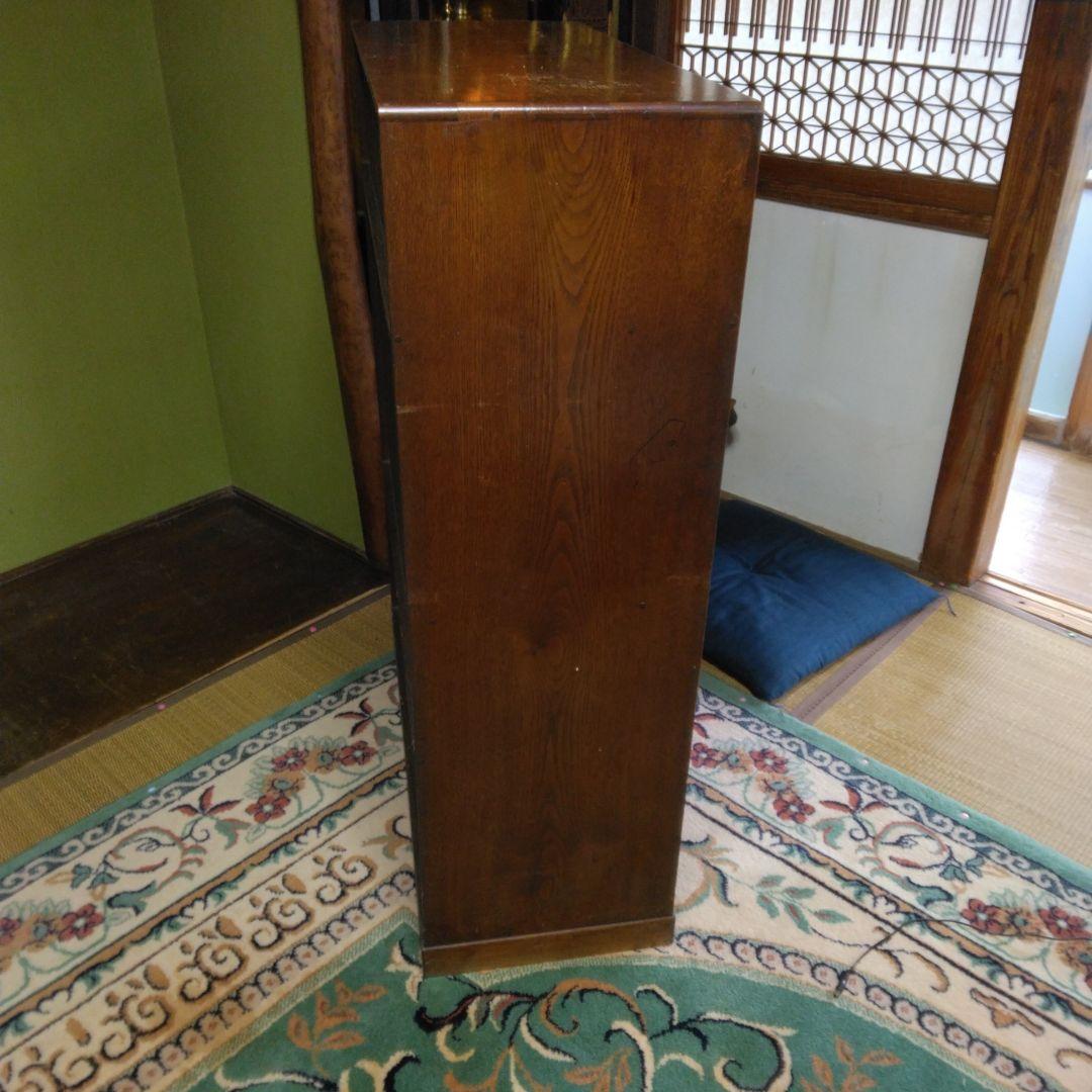 木製ガラス扉付き茶タンス