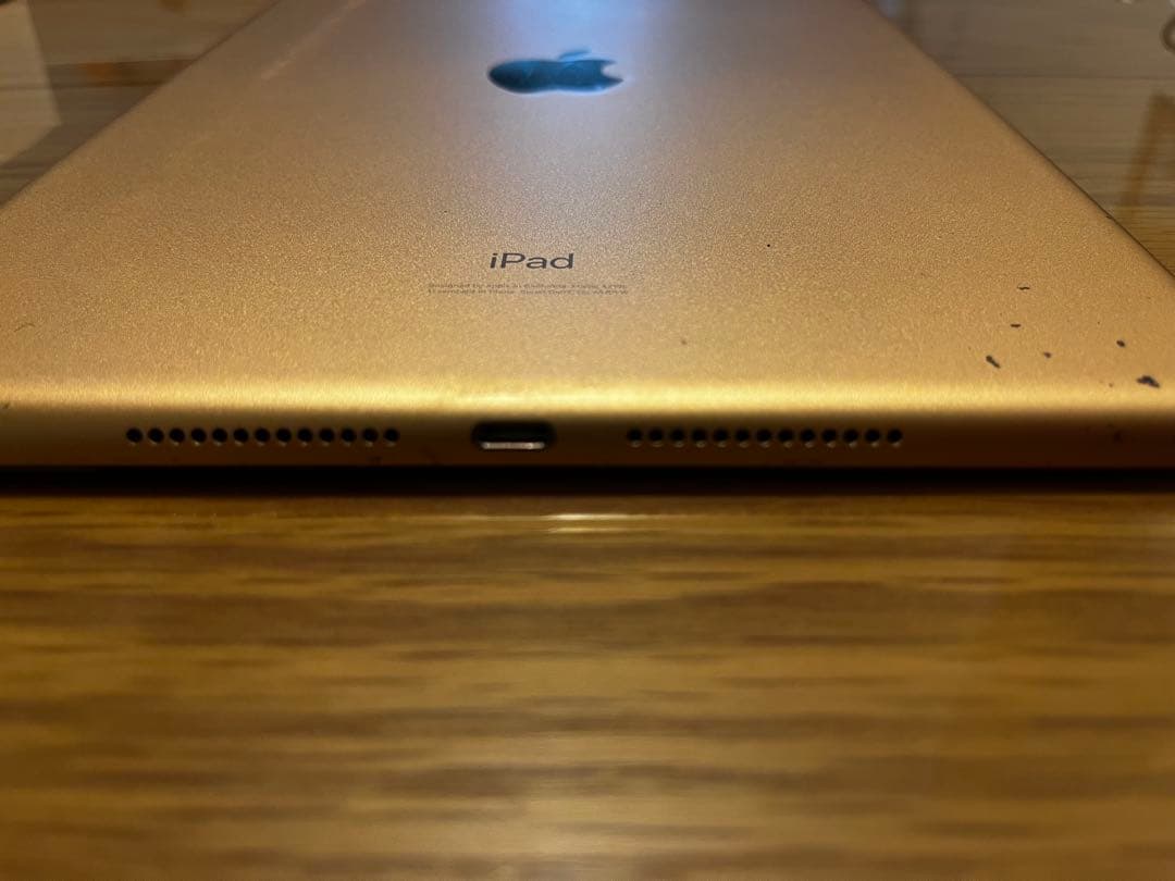 【ジャンク】iPad 第7世代　本体 ゴールド　A2198