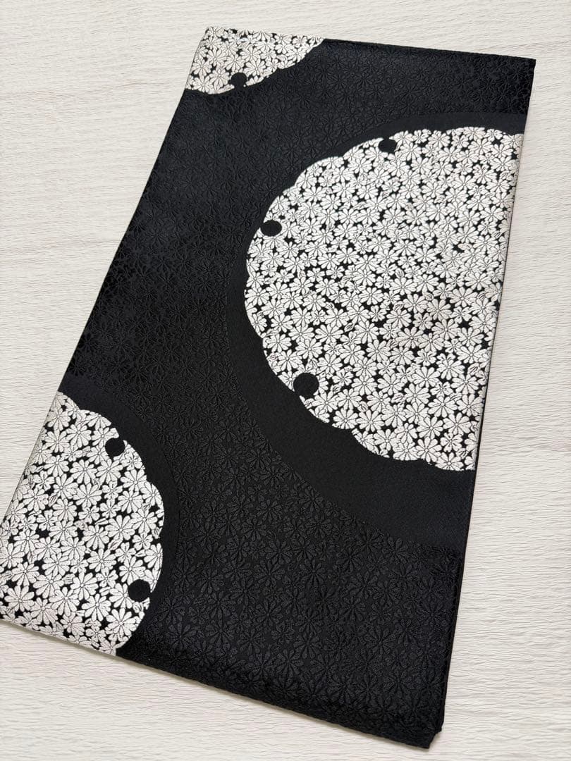 m-47 雪輪 菊 正絹 袋帯 黒地 極美品