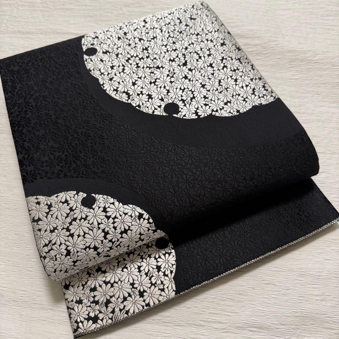 m-47 雪輪 菊 正絹 袋帯 黒地 極美品