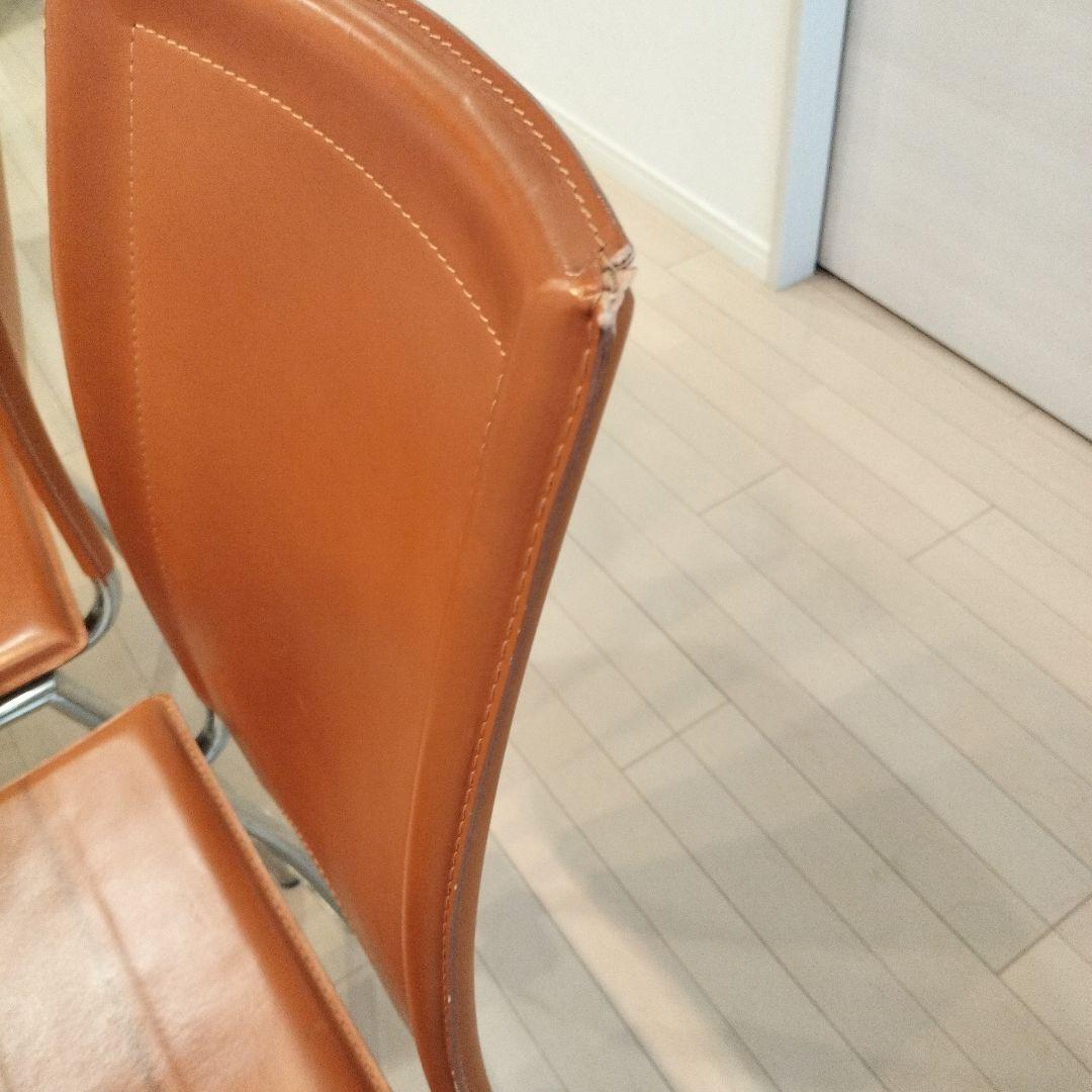 【イタリア製】ガラス製テーブルとレザーチェア4脚セット