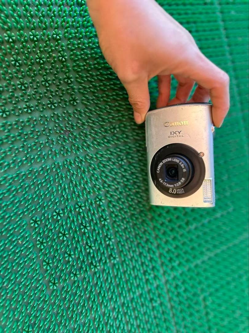 Canon IXUS コンパクトデジタルカメラ シルバー